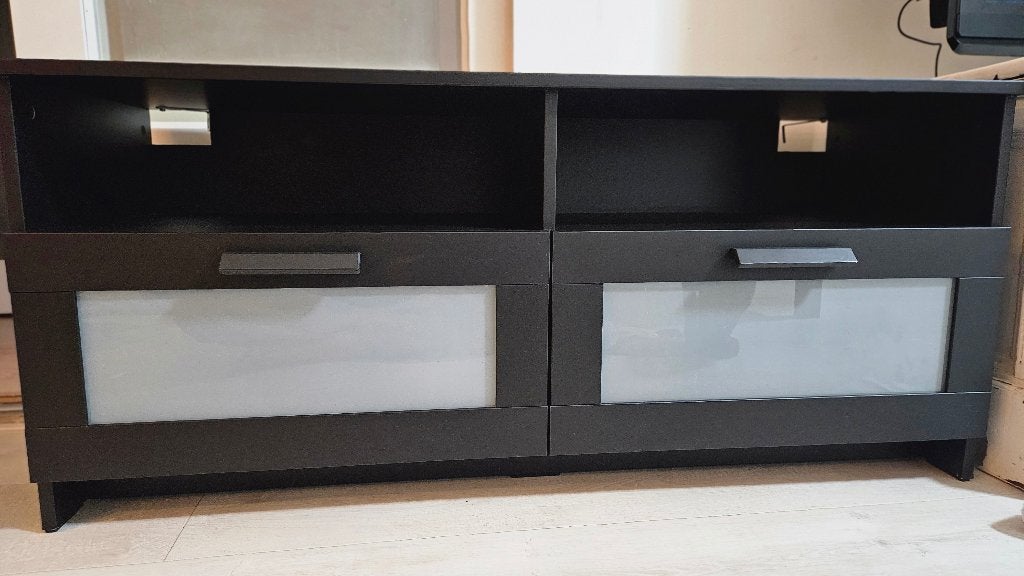 Ikea TV-meubel - Zo goed als nieuw, Huis en Inrichting, Ophalen, 100 tot 150 cm, Overige houtsoorten, Zo goed als nieuw