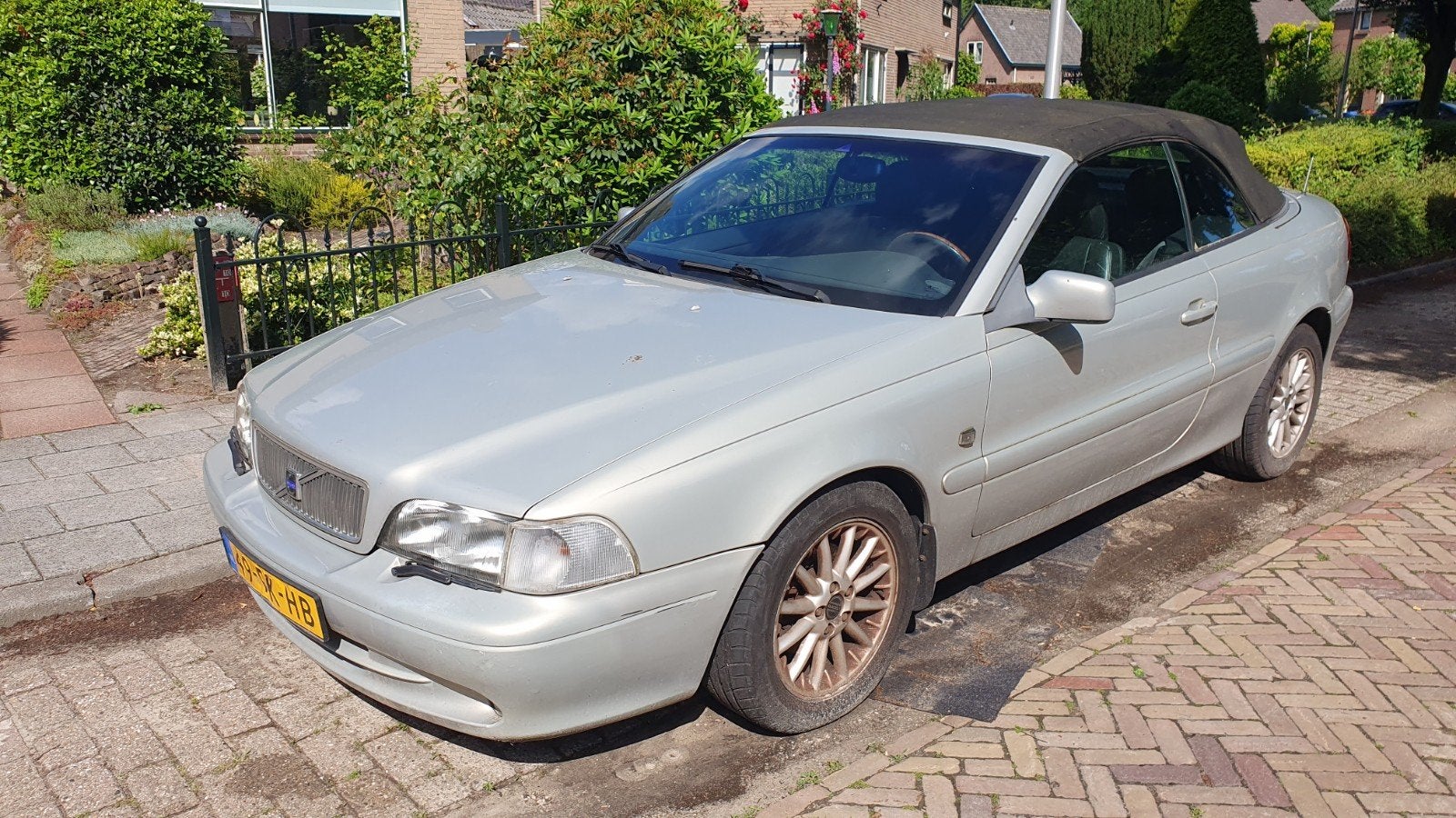 Volvo C70 2.4 T Cabrio AUT 2000 Grijs, Auto's, Volvo, C70, Zwart, 4 stoelen, 2435 cc