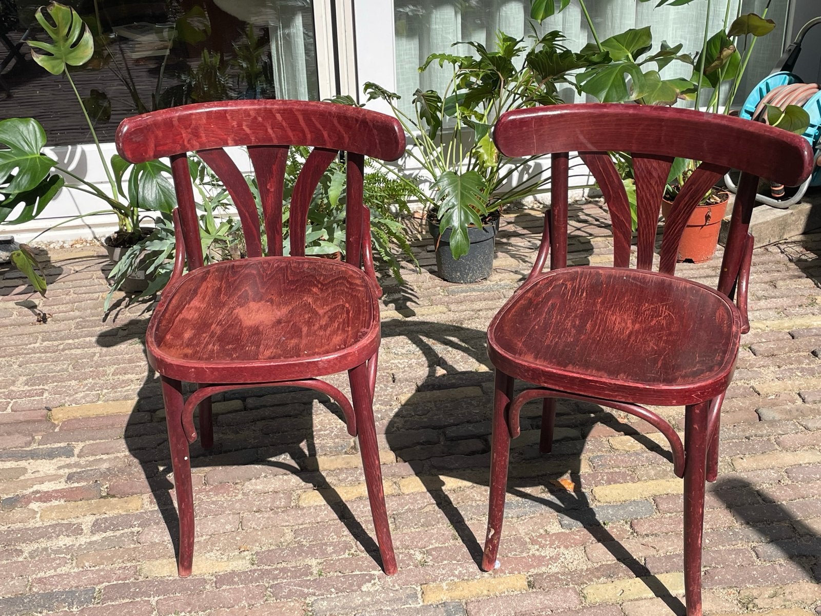 Set van 2 originele Thonet café stoelen - rood, Ophalen