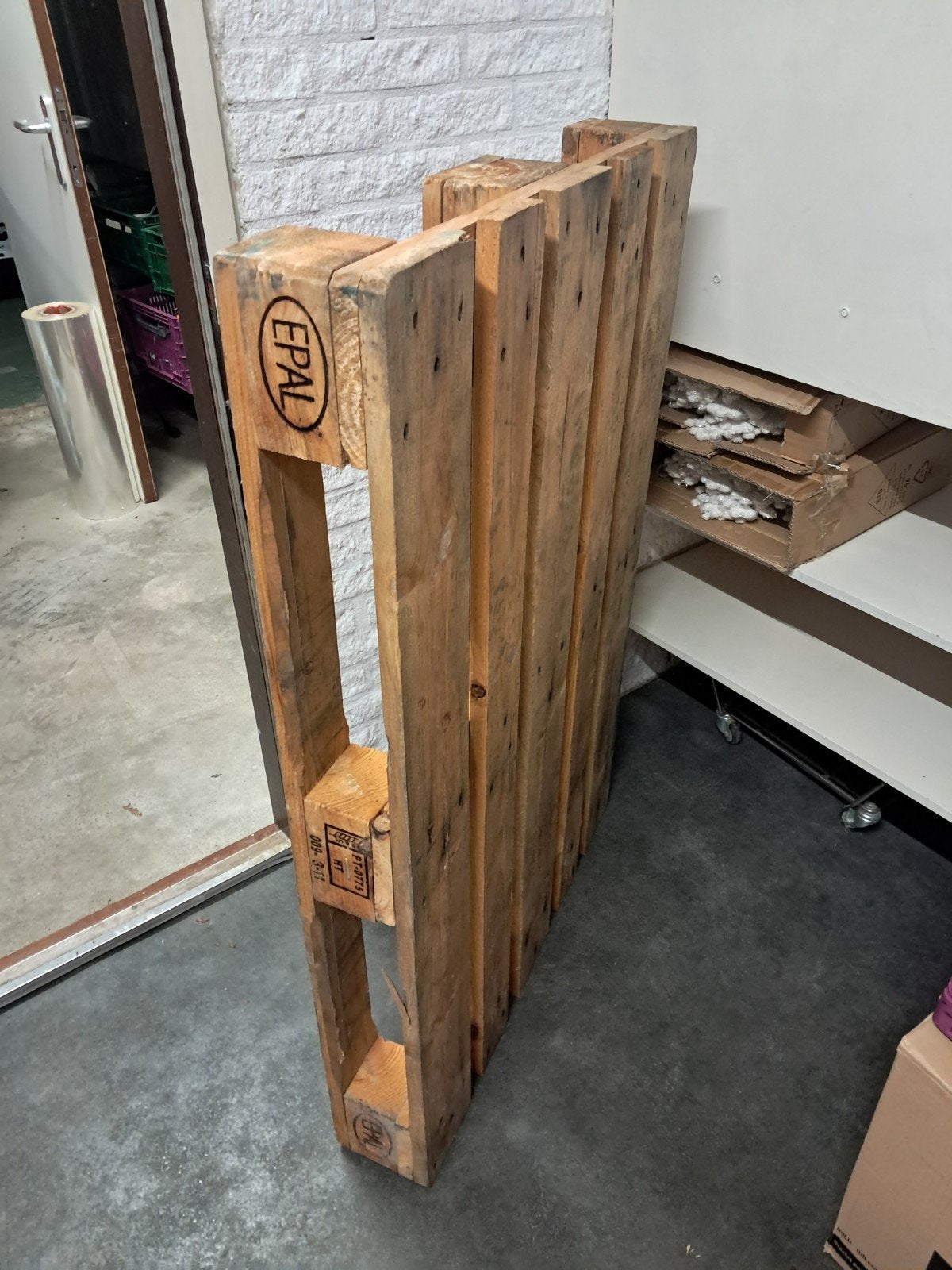 Epal Pallet, Ophalen