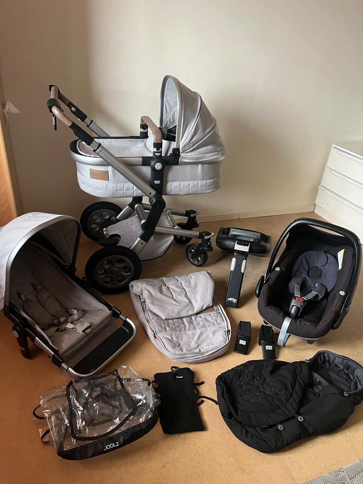 Joolz day met maxi cosi en family fix, Zo goed als nieuw, Combiwagen, Met autostoeltje, Ophalen