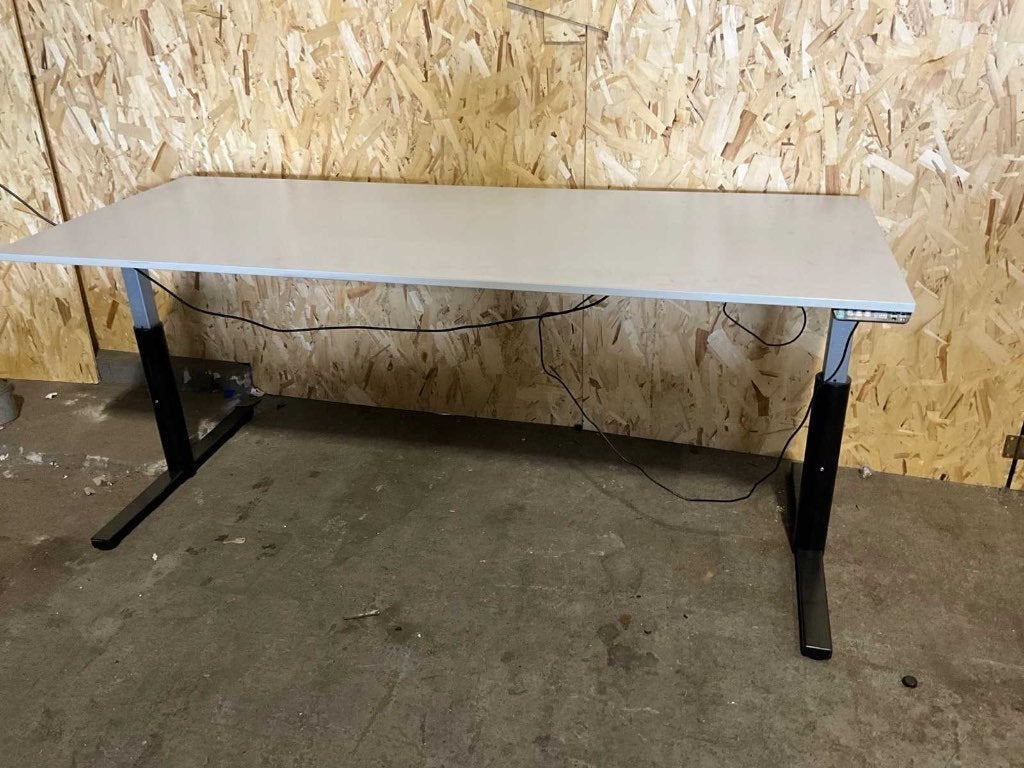 Gispen elektrisch verstelbaar bureau 200x80cm, Huis en Inrichting, Bureaus, Ophalen, Gispen, Gebruikt, In hoogte verstelbaar