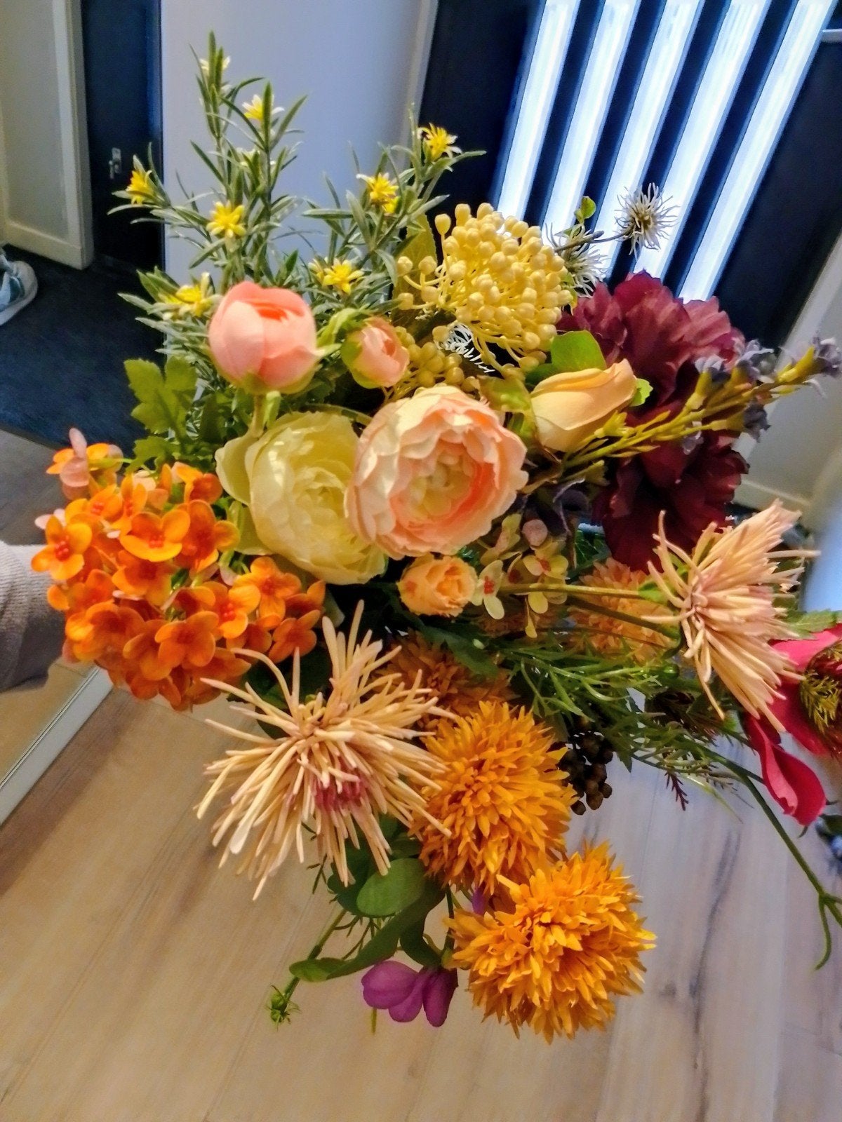 gekleurde vaasjes met prachtige kunstbloemen, Ophalen, Zo goed als nieuw