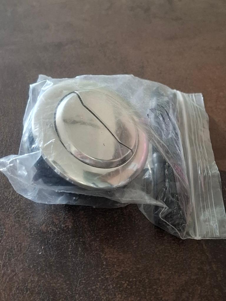 Nieuwe toilet drukknop met stangen - Chroom, Doe-het-zelf en Verbouw, Sanitair, Nieuw, Toilet, Chroom, Ophalen of Verzenden