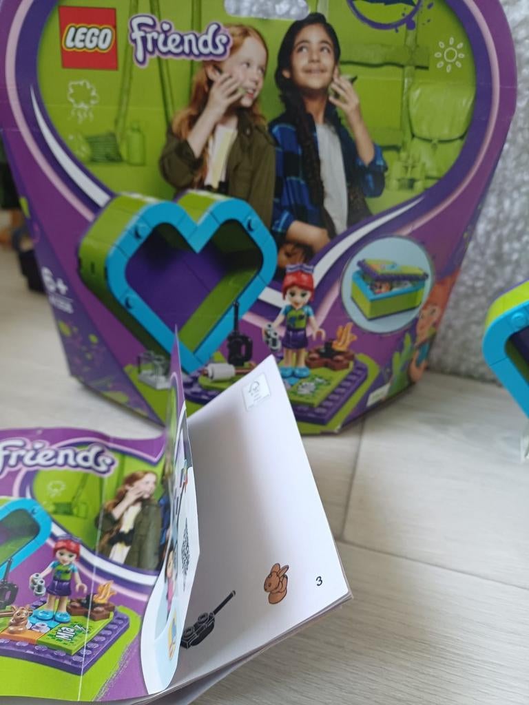 LEGO Friends Mia's Heart Box (41358) - Compleet met doos, Lego, Friends, Ophalen of Verzenden, Zo goed als nieuw