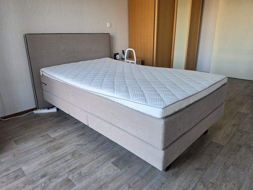 Electrisch verstelbare boxspring, Huis en Inrichting, Slaapkamer | Boxsprings, Ophalen, Strak, Gebruikt, Twijfelaar