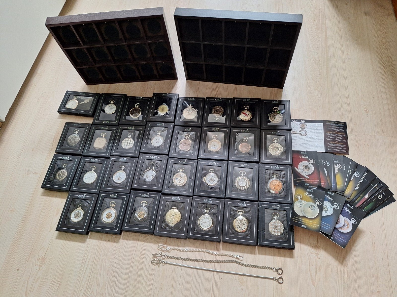 Grote collectie zakhorloges met displays + certificaten, Overige merken, Overige materialen, Zakhorloge, Ophalen of Verzenden