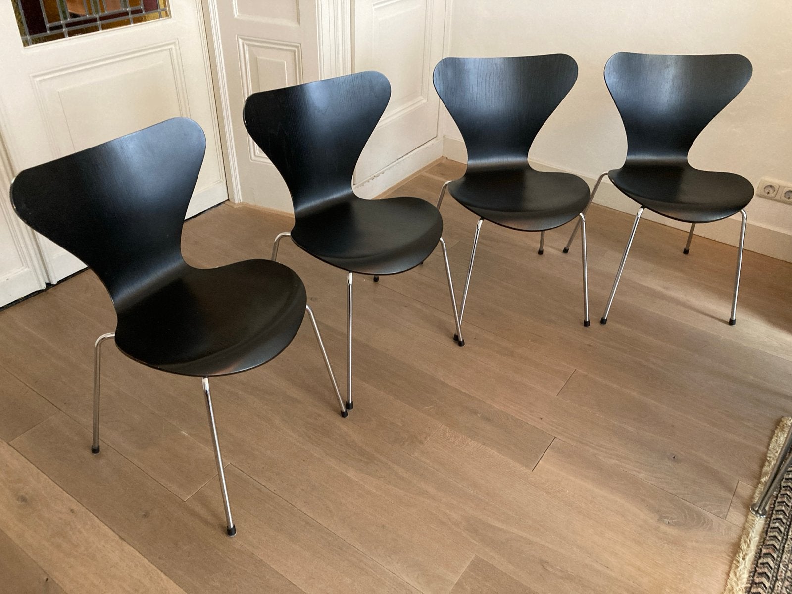 Fritz Hansen, Arne Jacobsen vlinderstoelen, Huis en Inrichting, Ophalen, Gebruikt, Zwart, Vier
