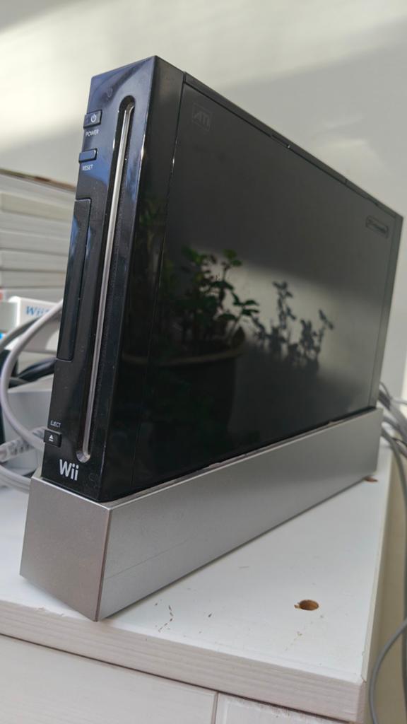 Gebruikte Wii console met accessoires en games, Spelcomputers en Games, Spelcomputers | Nintendo Wii, Gebruikt, Met 3 controllers of meer