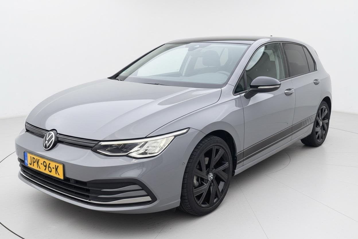 Volkswagen Golf 1.5 eTSI R-Line Pano/ afn.Trekhaak/ 18", 4 cilinders, 150 pk, Bedrijf, Automatische klimaatregeling