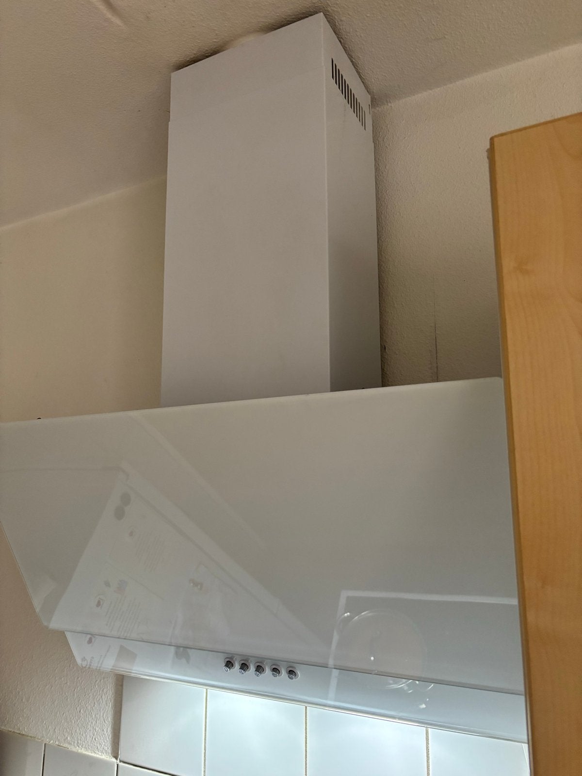 Prachtige witte hoogglans afzuigkap, Ophalen, Zo goed als nieuw, Inbouw, Wandschouwkap