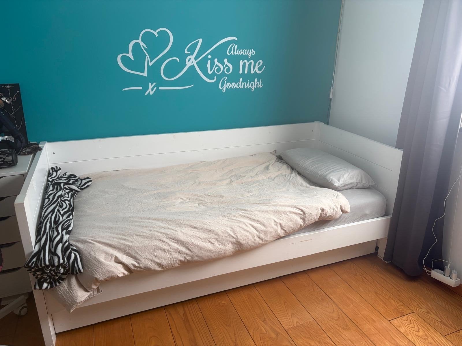 Wit uitschuifbed met lattenbodems en matrassen, Ophalen, 90 cm, Eenpersoons, Wit