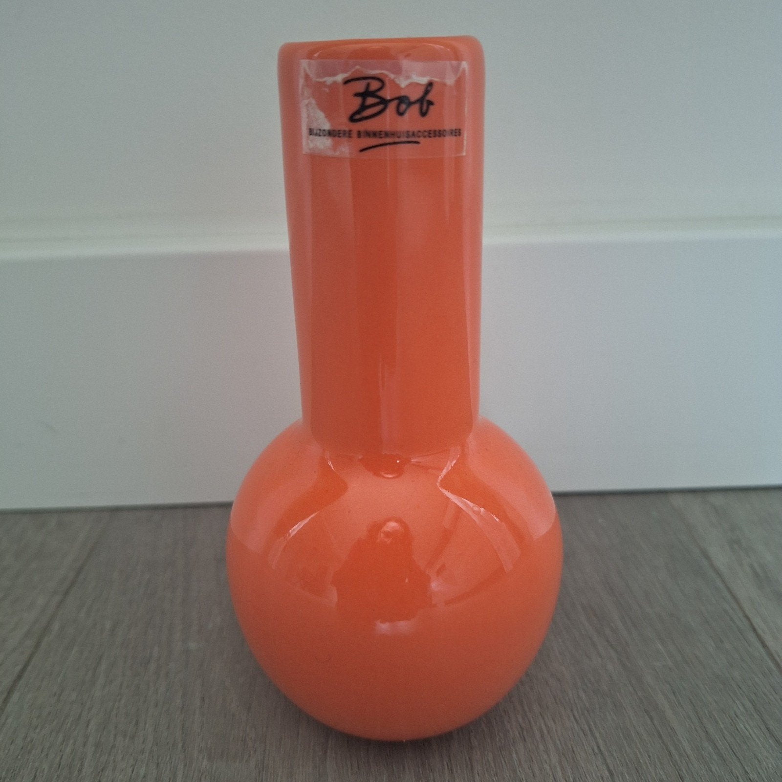 Oranje vaasje Bob, Huis en Inrichting, 14 cm, Oranje, Ophalen of Verzenden, Zo goed als nieuw