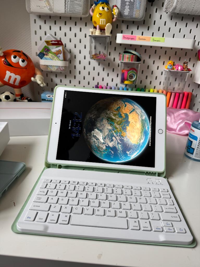 iPad case keyboard, 10 inch, Bescherming voor- en achterkant, Ophalen of Verzenden, Zo goed als nieuw