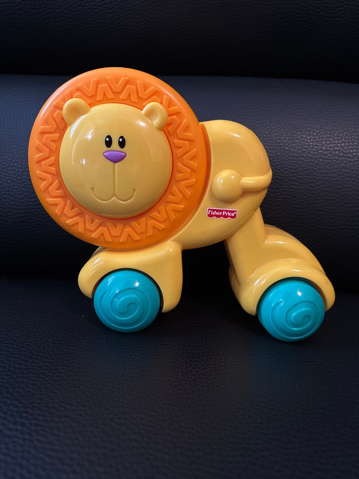 Fisher-Price Leeuw Rammelaar met Wieltjes, Ophalen, Zo goed als nieuw, Rammelaar, Met wieltjes