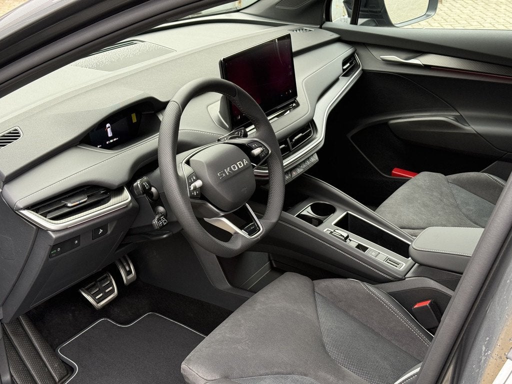 Skoda Elroq 85 Sportline | Trekhaak | Stoelverarming v+a | C, Automaat, Achterwielaandrijving, Gebruikt, Alcantara