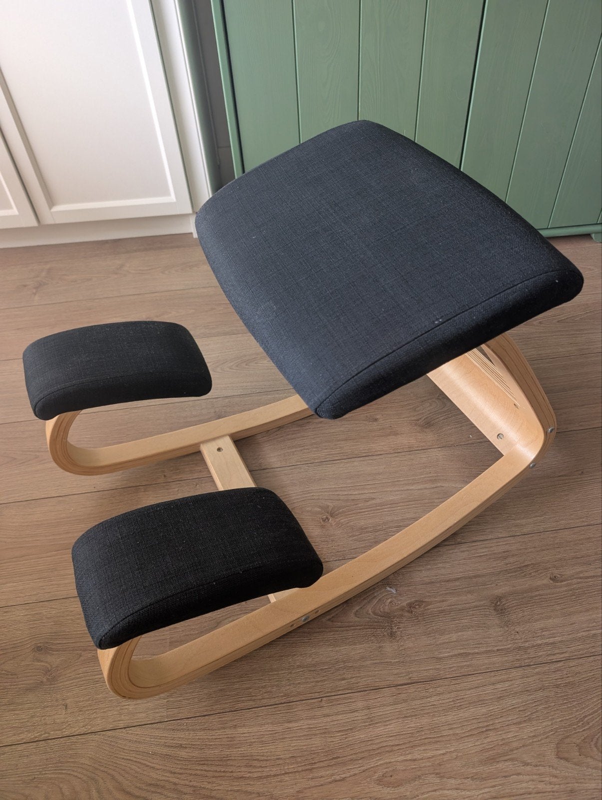 Ergonomische kniestoel, Ophalen, Zwart, Ergonomisch, Zo goed als nieuw