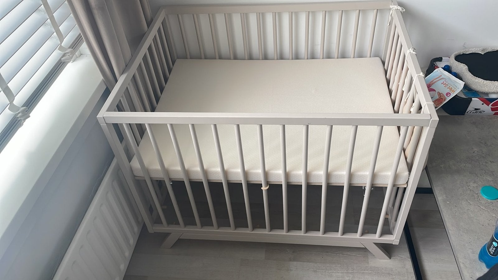 Zo goed als nieuwe beige baby box, Ophalen, Zo goed als nieuw, Vierkant