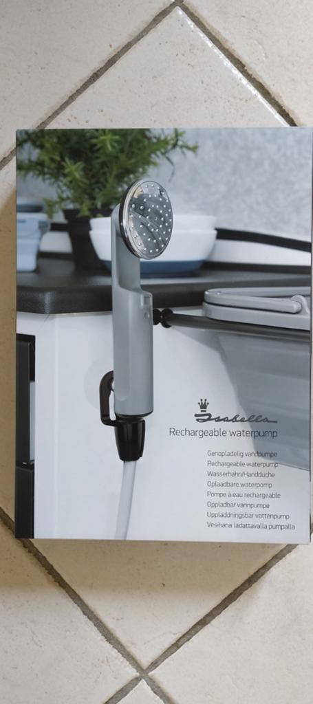 Isabella waterkraan/douche oplaadbaar, Caravans en Kamperen, Kampeeraccessoires, Ophalen of Verzenden, Nieuw