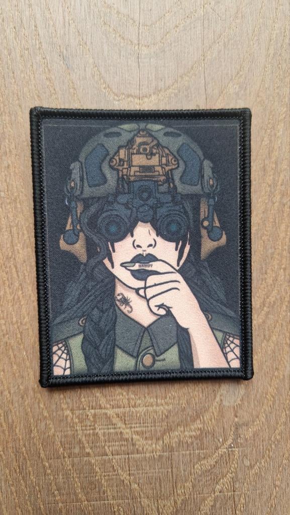 Patch Militair Pinup Embleem, Verzamelen, Ophalen of Verzenden, Landmacht, Nederland, Embleem of Badge