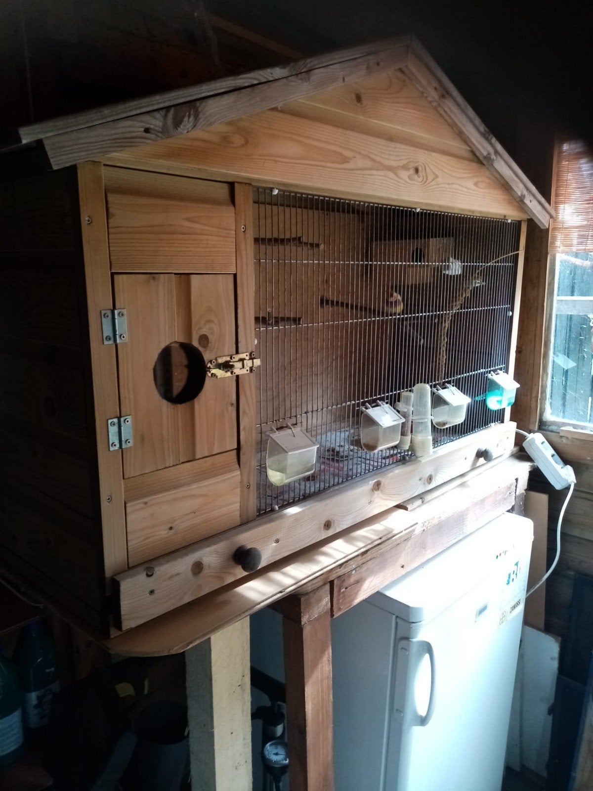 leuk vogelverblijf voor binnen eo buiten gebruik, Ophalen, Zo goed als nieuw, Hout, Vogelkooi