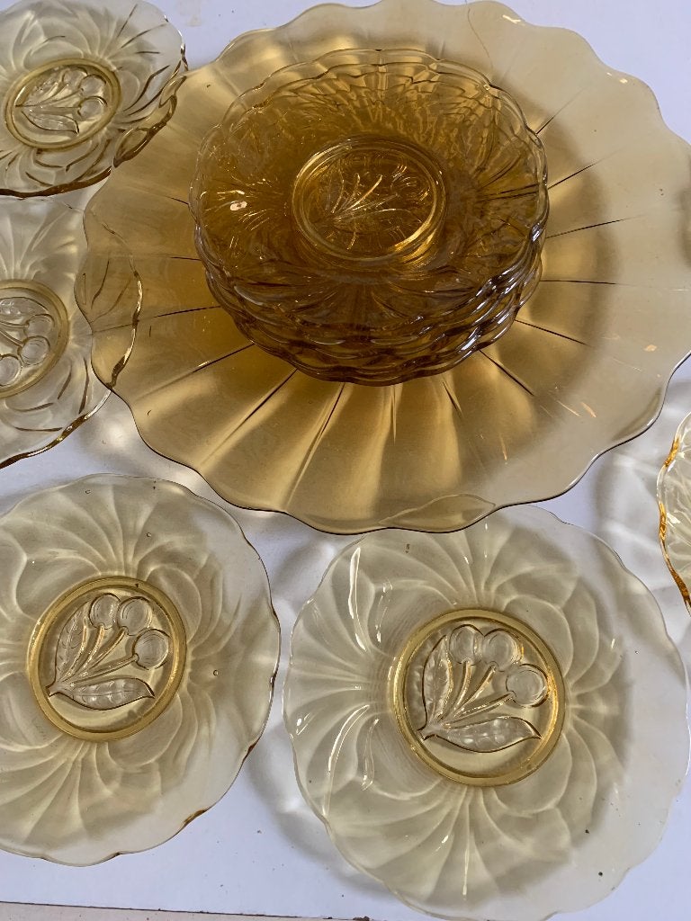 Vintage amberkleurige glazen borden en schaaltjes, Vintage, Ophalen of Verzenden, Bord(en), Glas