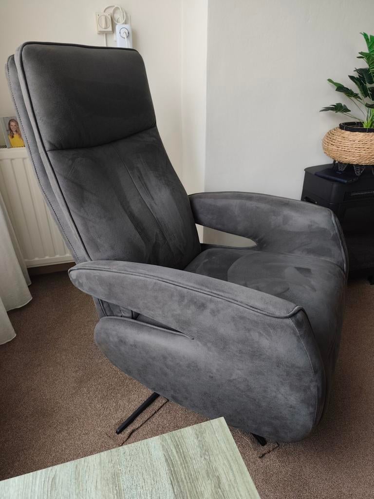 Prachtige relaxfauteuil suèdine antraciet - als nieuw, Ophalen, 75 tot 100 cm, Zo goed als nieuw, Stof