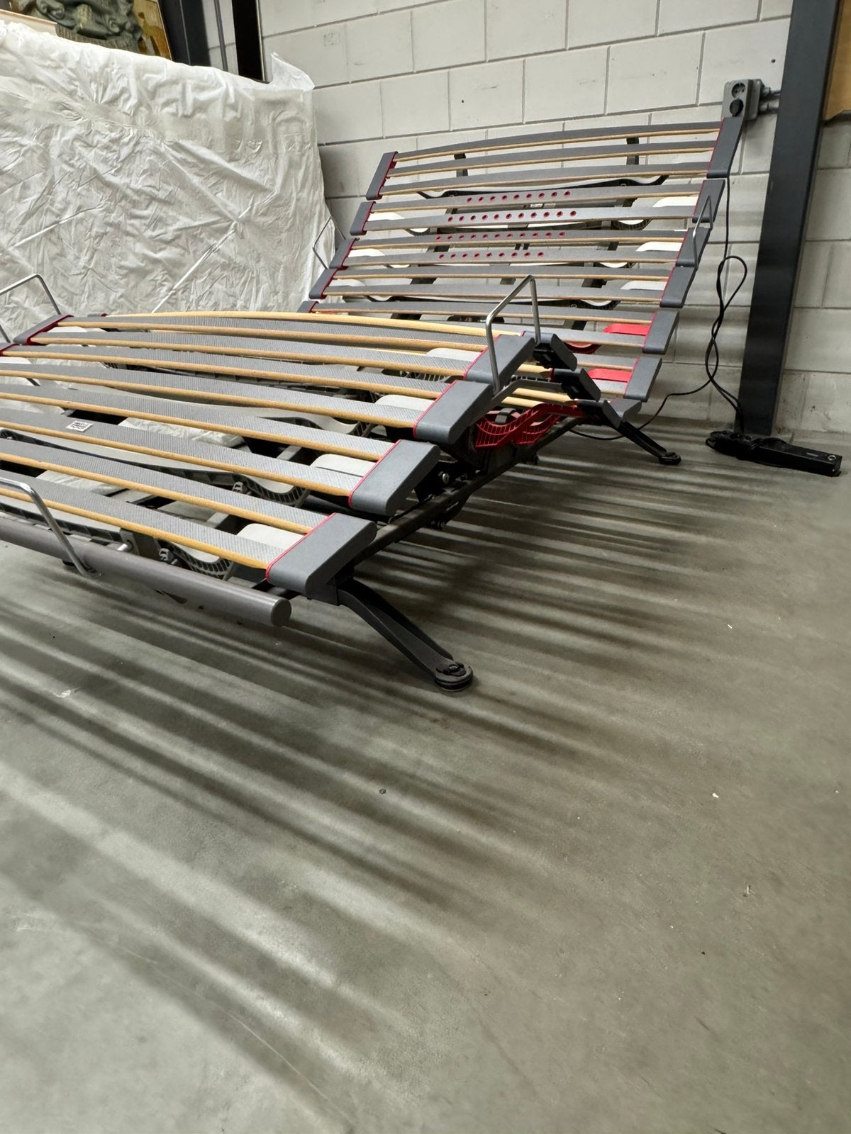 swissflex 595R luxe uitvoering 120 x220 elektrisch, Ophalen, Overige materialen, Verstelbaar, Eenpersoons