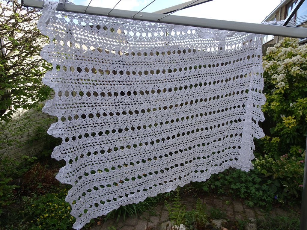 Mooie gehaakte sprei 170x200 cm., Huis en Inrichting, Slaapkamer | Beddengoed, Gebruikt, Wit, Katoen, Tweepersoons