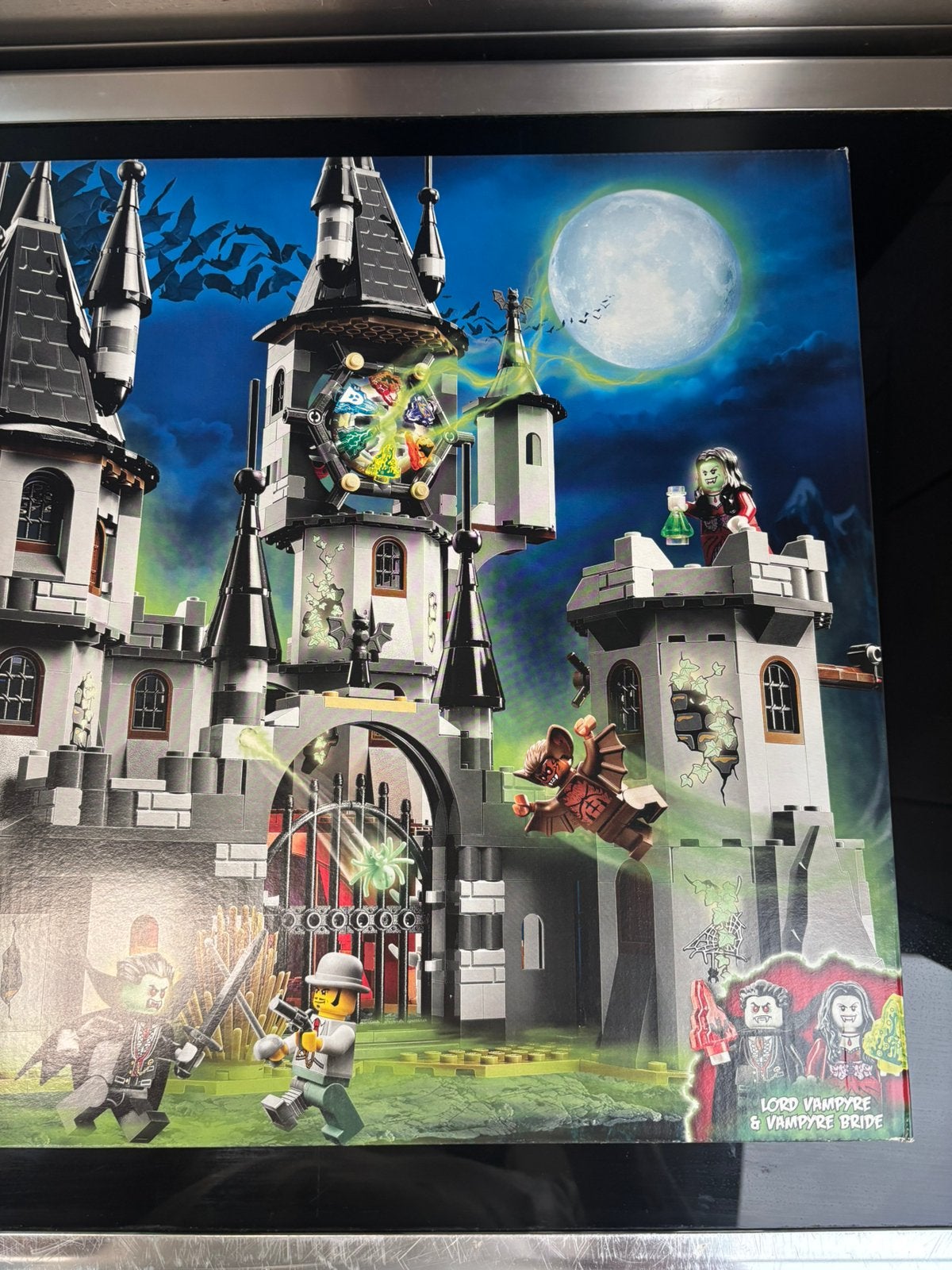 Foto 4 van Lego Monster Fighters nr 9468 / Sealed / Vampyer Castle