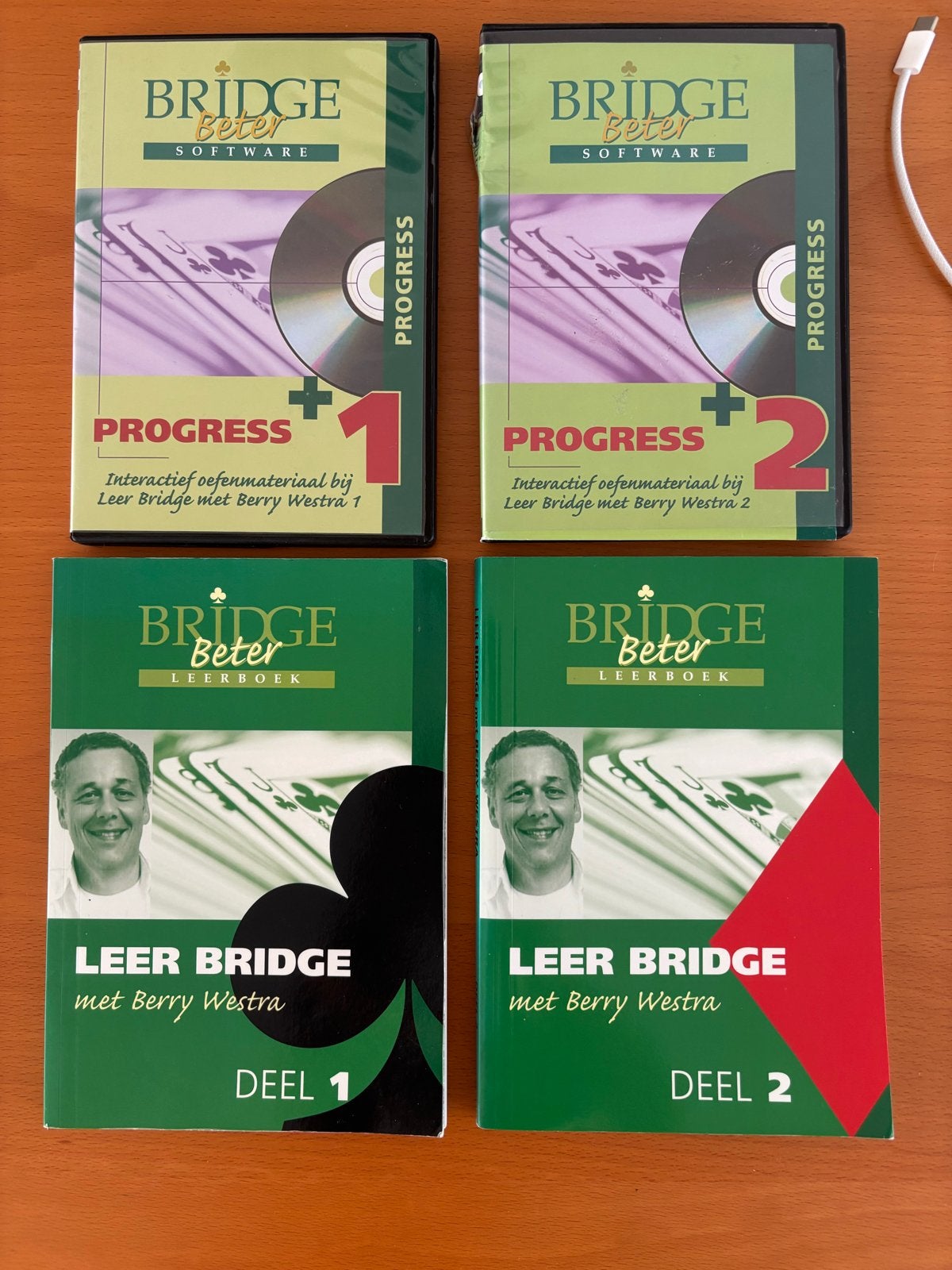 Bridge Beter: Leer Bridge met Berry Westra (Boeken + Softwar, Boeken, Ophalen of Verzenden, Zo goed als nieuw, Overige niveaus