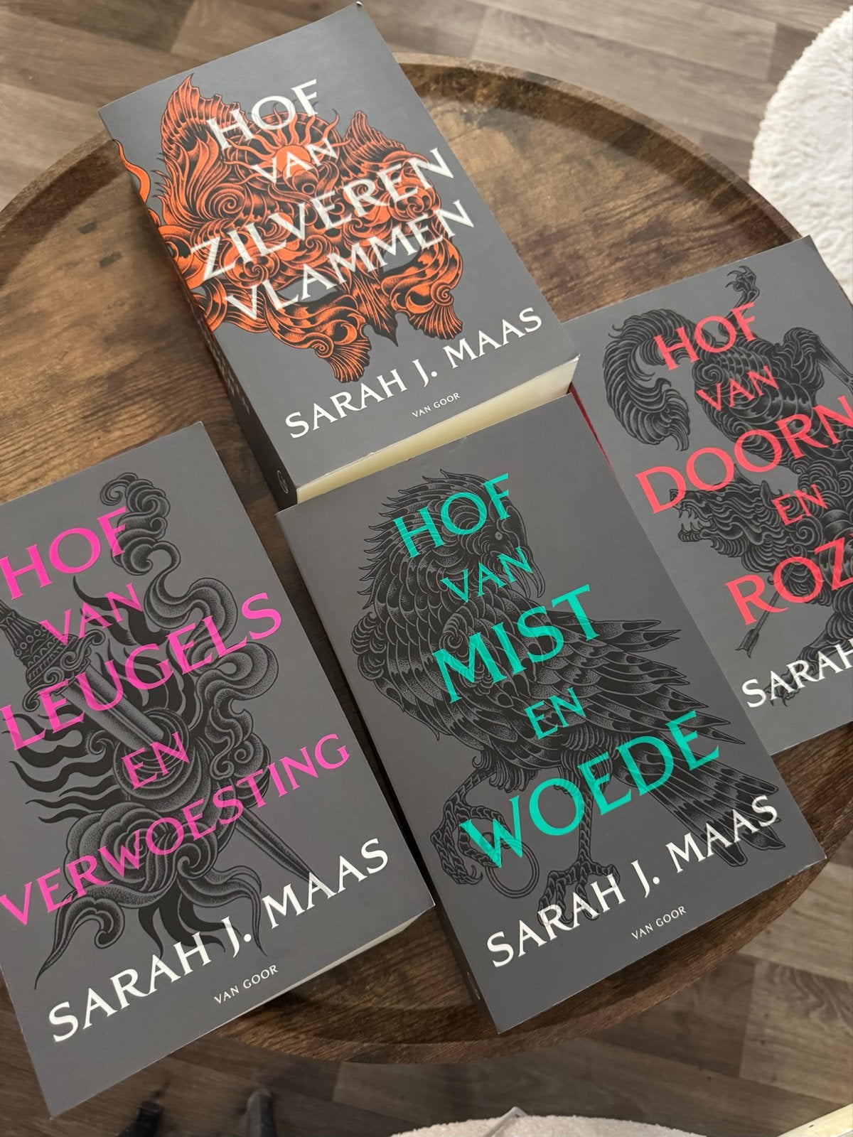 Hof van Doorns en Rozen serie - Sarah J. Maas (4 boeken), Boeken, Fantasy, Ophalen of Verzenden, Zo goed als nieuw