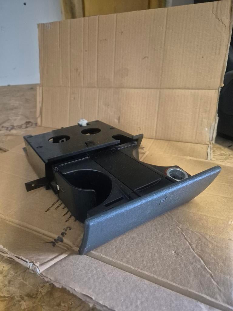 VW TRANSPORTER T5 T5 GP BEKERHOUDER UNIT MET ASBAK EN 12V, Ophalen