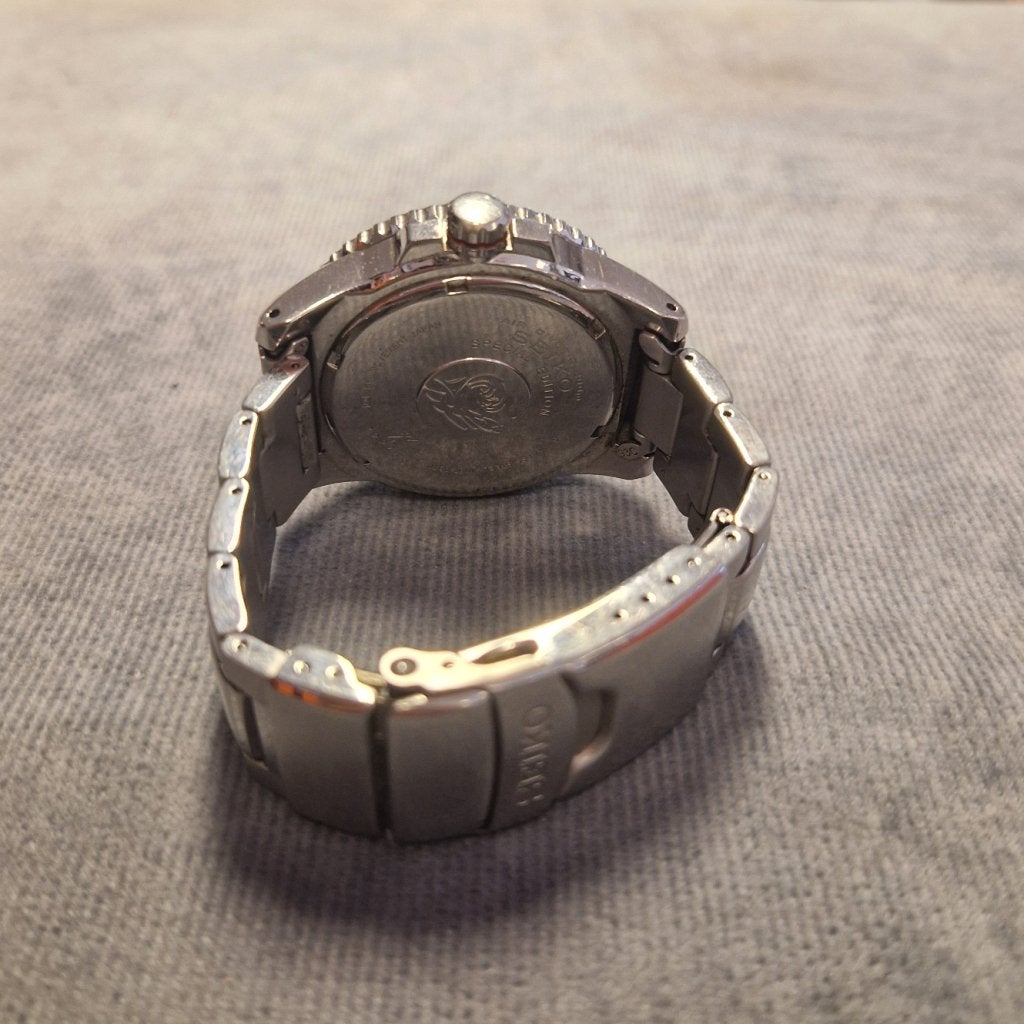 Seiko V157-0BT0 Special Edition Duikhorloge 200m, Seiko, Zo goed als nieuw, Support@seiko.com, 5-11, Akasaka 2-chome
Minato-ku, Tokyo 107-0052
Japan