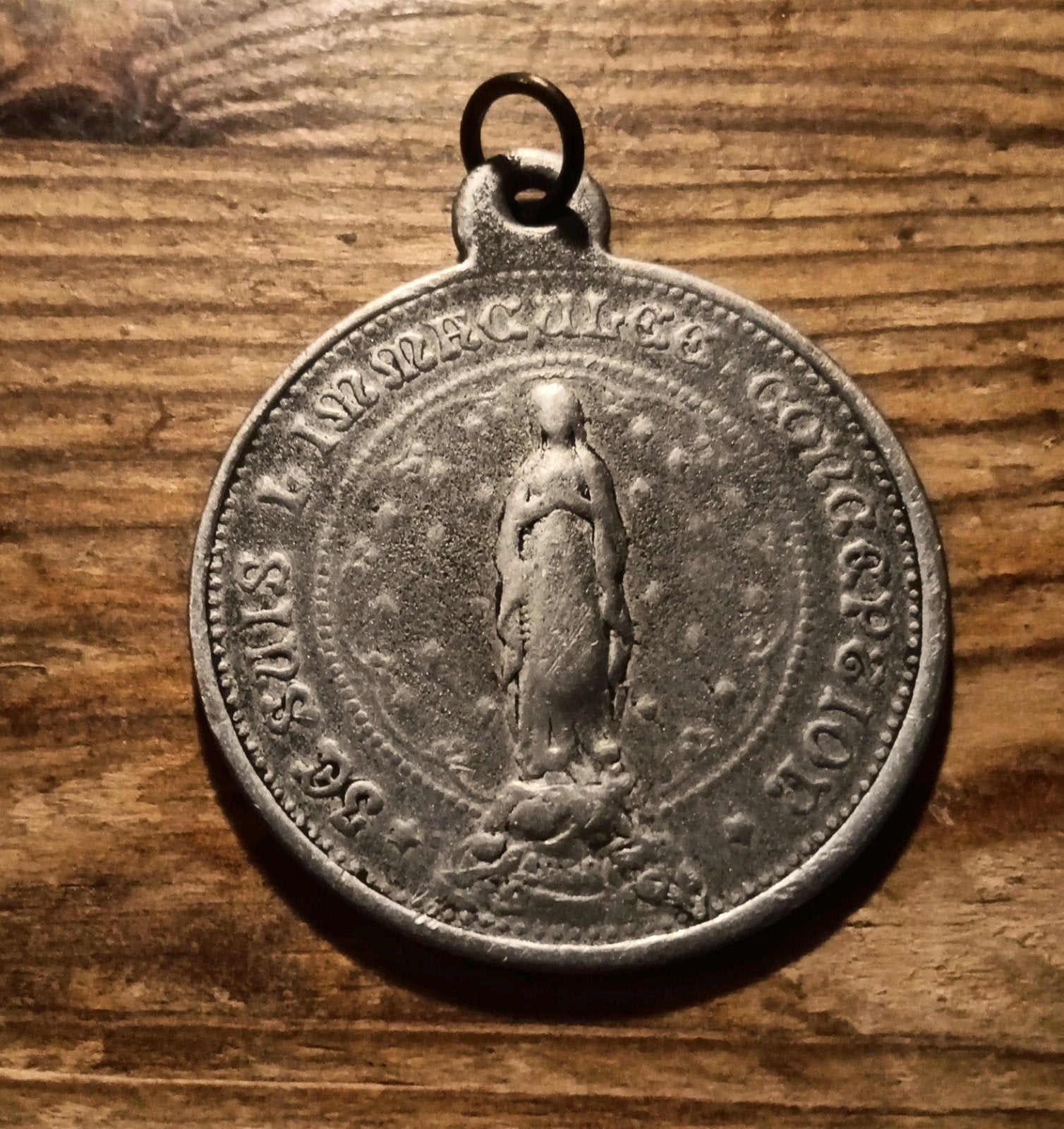 penning Bedevaart peleringe naar Lourdes 1900-1930 35mm, Ophalen of Verzenden, Zo goed als nieuw, Sieraad, Christendom | Katholiek