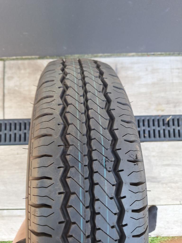 Nieuwe Hankook Radial RA08 195/75R14C Bestelwagenband, Ophalen, Nieuw