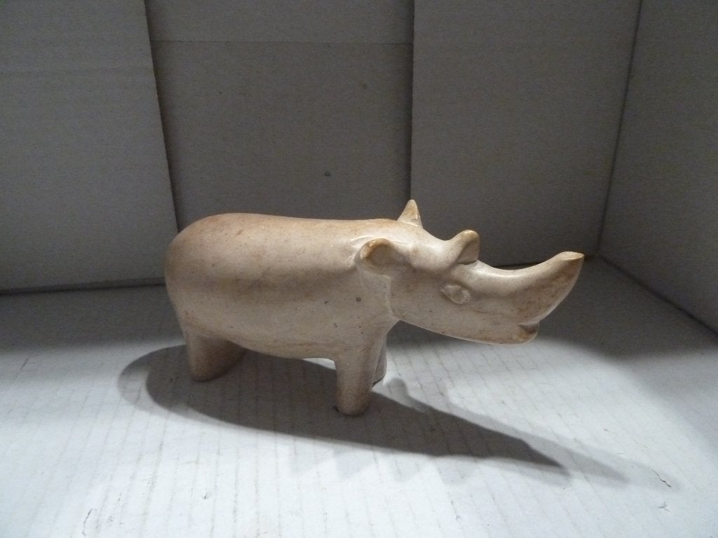 Marmeren Neushoorn ca 15,5 cm, Verzamelen, Beelden en Beeldjes, Ophalen of Verzenden, Zo goed als nieuw, Dier