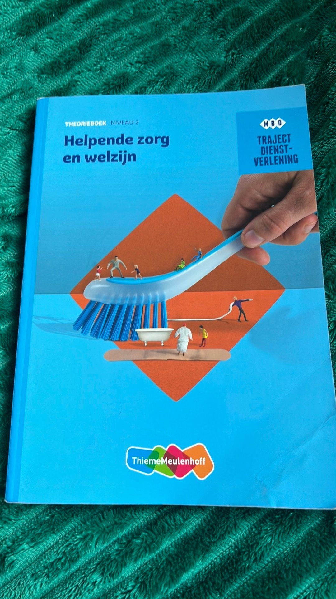 Theorie boek helpende zorg en welzijn niveau 2, Ophalen of Verzenden, Zo goed als nieuw, Overige niveaus