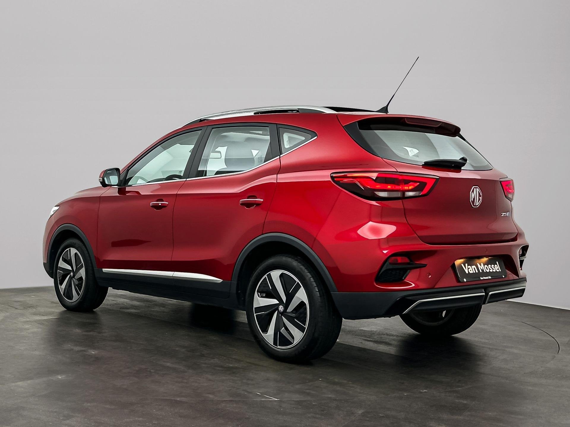 MG MG ZS EV EV Long Range Luxury 70 kWh, Auto's, 12 maanden, Gebruikt, ZS, Origineel Nederlands