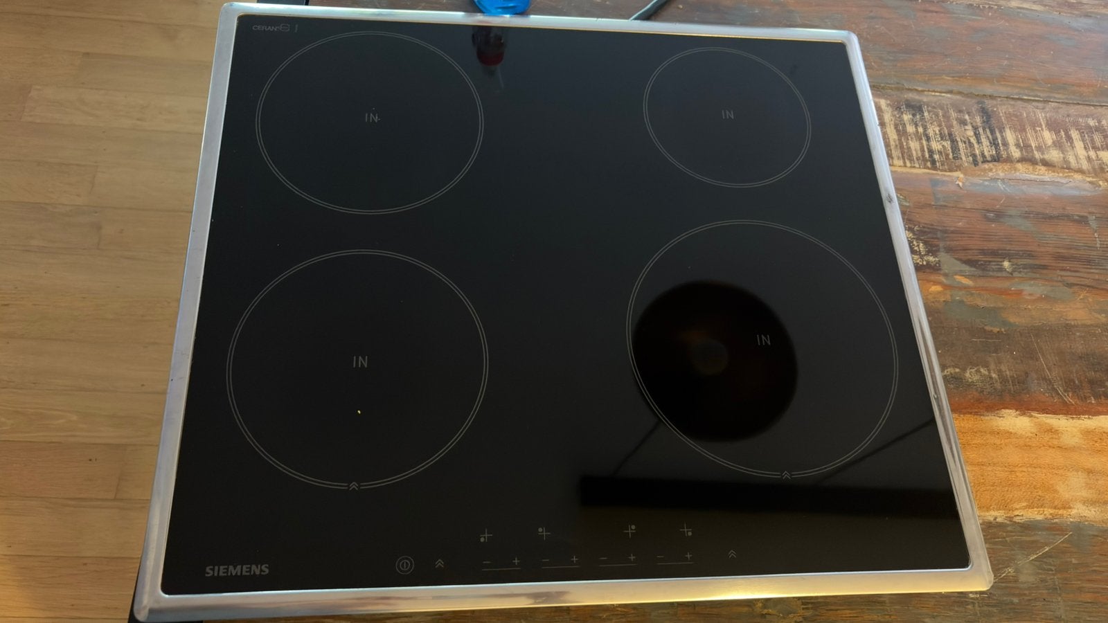 SIEMENS EH645BFB1E – 4-ZONE INDUCTIEKOOKPLAAT, Zo goed als nieuw, Inbouw, Inductie, 4 kookzones