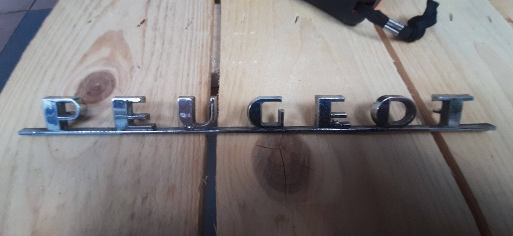 Peugeot auto logo klassieker jaren 1965-1970 nieuwstaat logo, Auto-onderdelen, Ophalen of Verzenden, Gebruikt, Peugeot