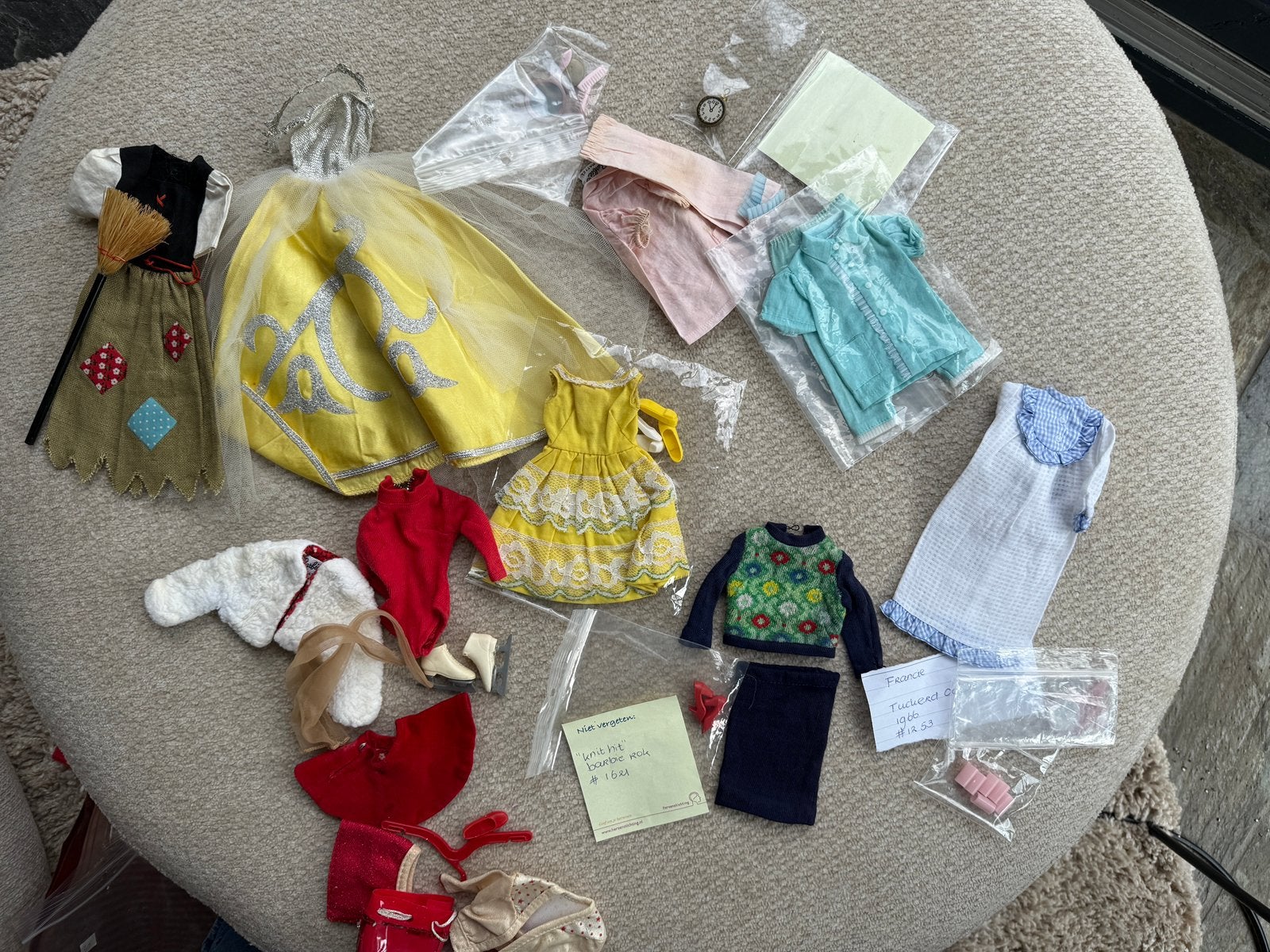 Grote set vintage barbie kleding + opruiming+, Ophalen of Verzenden, Gebruikt, Kleertjes