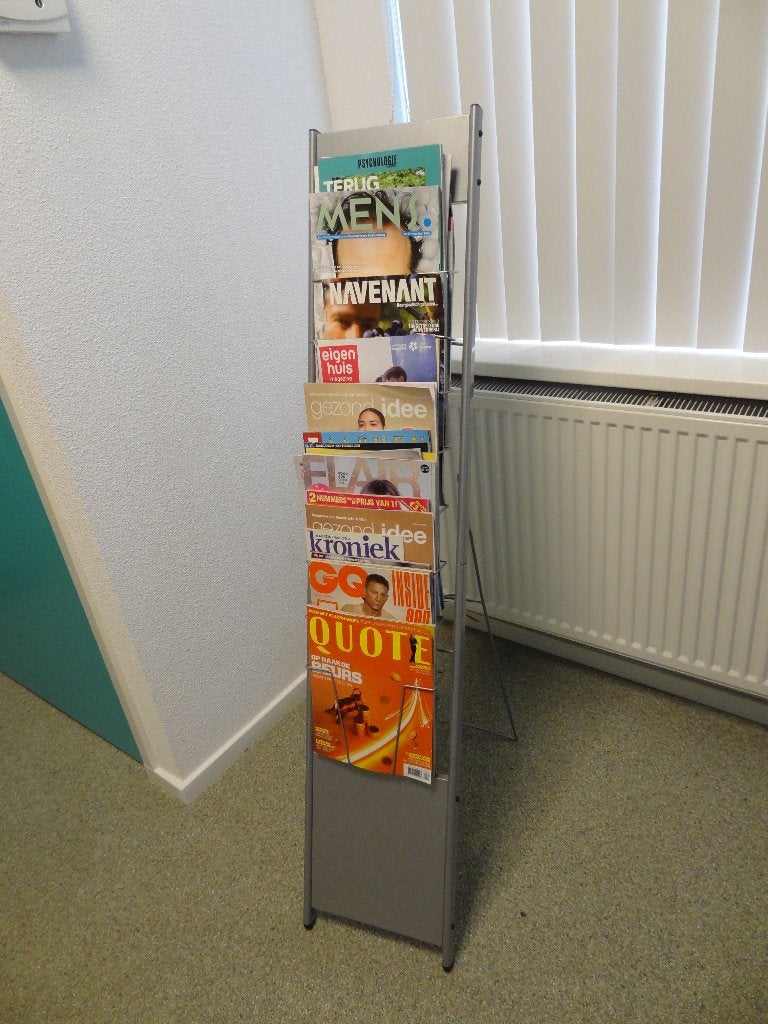 2 stalen lectuur rekken staand model, Huis en Inrichting, Ophalen, Metaal, Geschikt voor vinyl, Lectuurtafel