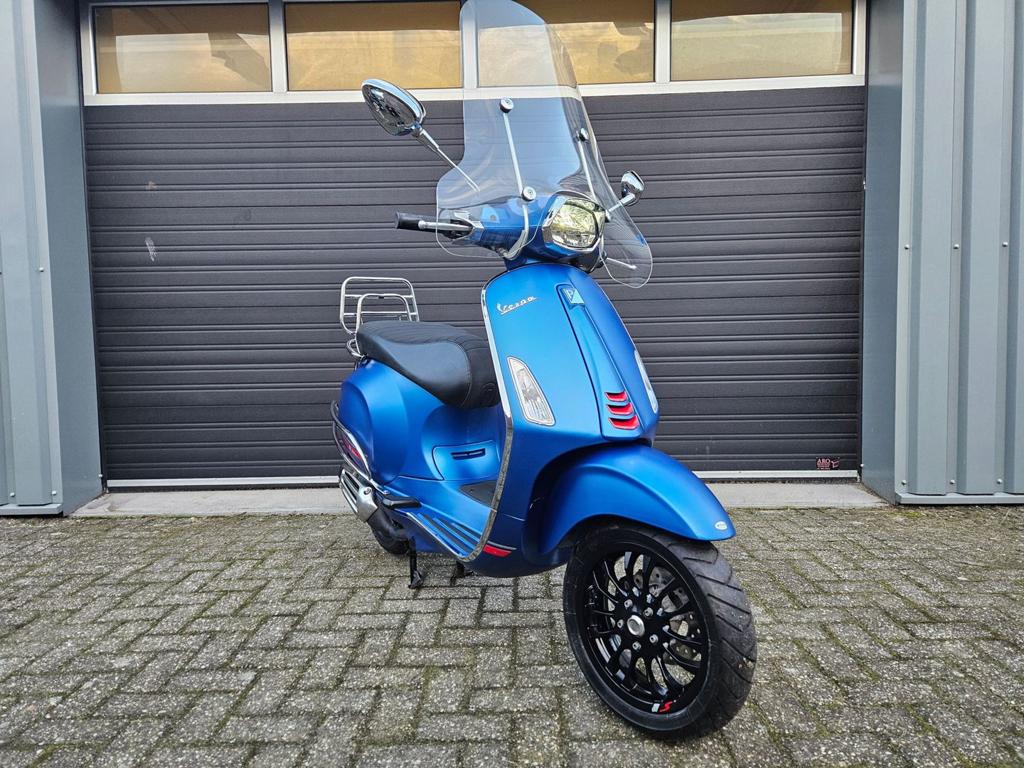 VESPA SPRINT 4T E5 BROM 2021 MAT BLAUW 13858 + OPTIES 1E EIG, Fietsen en Brommers, Scooters | Vespa, Zo goed als nieuw, Overige modellen