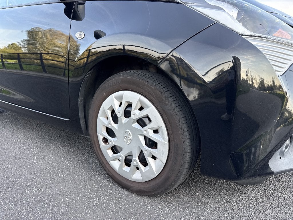 Foto 12 van Toyota Aygo 1.0 Vvt-i 72pk 5D 2019 Zwart