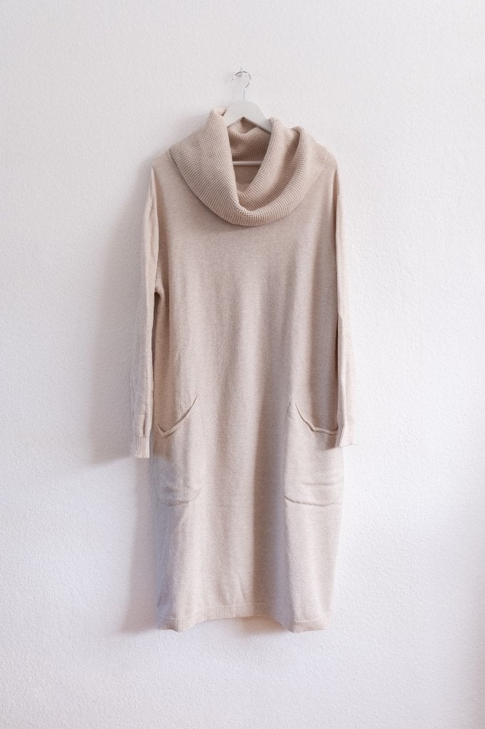 Gebreide Lange Witte Jurk Grote Col Maat M/L, Maat 38/40 (M), Wit, Ophalen of Verzenden, Onder de knie