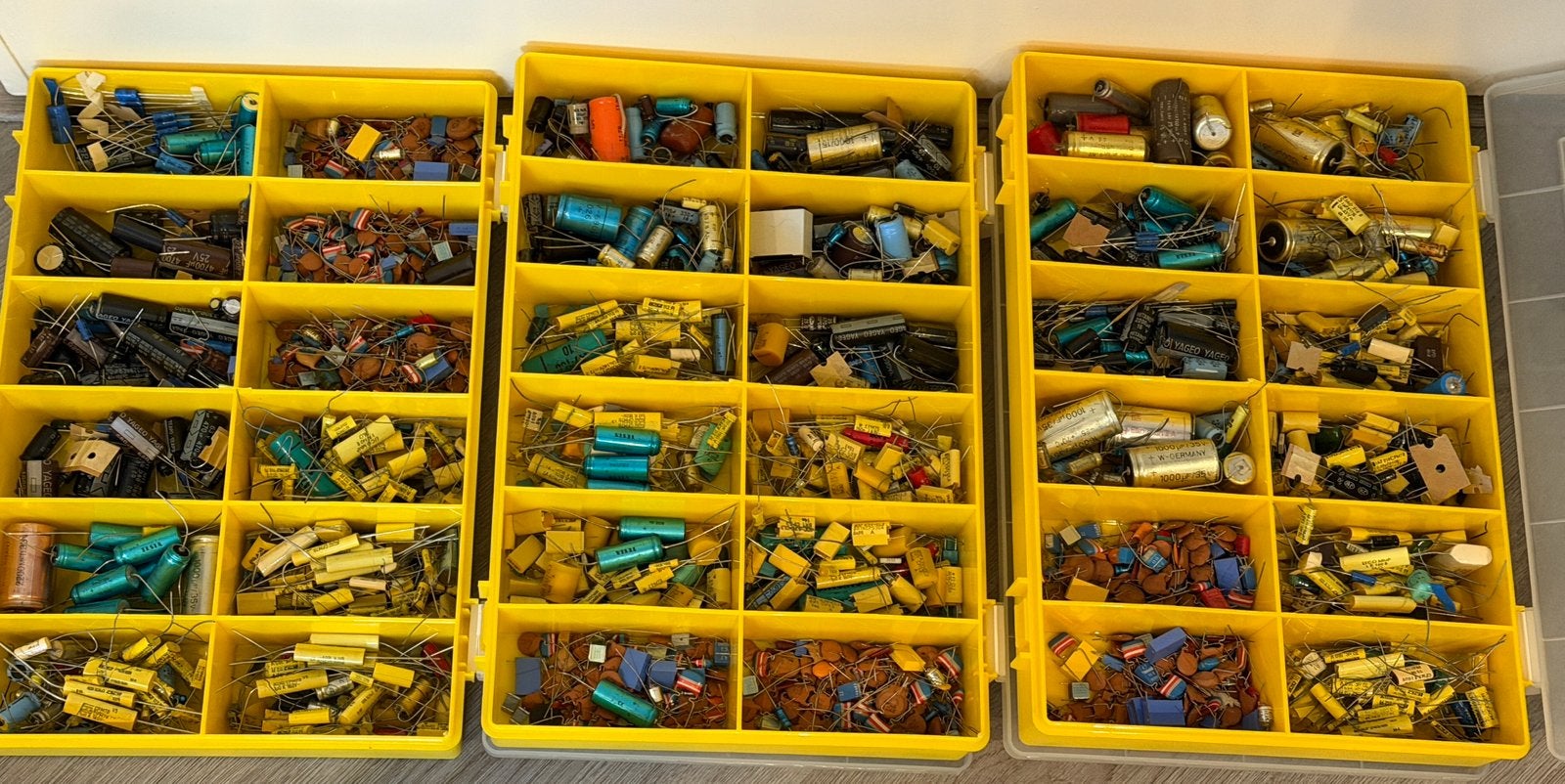 Partij nieuwe elco en condensatoren, Hobby en Vrije tijd, Elektronica-componenten, Verzenden, Nieuw
