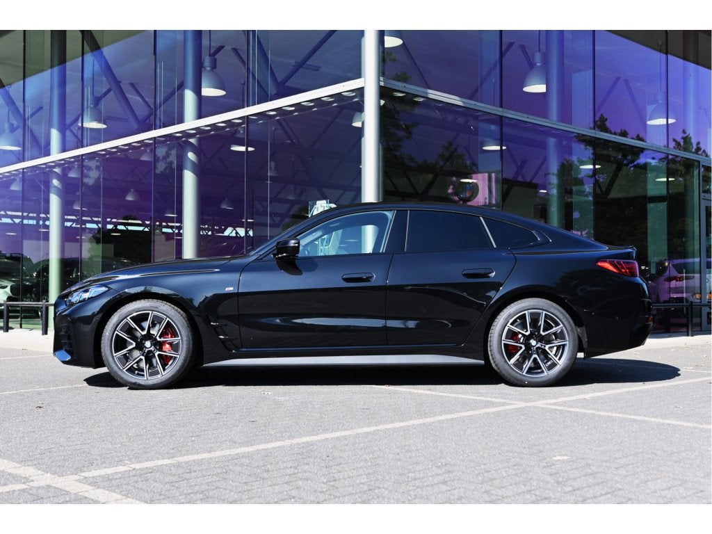 BMW 4 Serie Gran Coupé 420i M Sport Automaat / Comfort Acce, Auto's, BMW, 1998 cc, Met garantie (alle), Zwart, Bedrijf