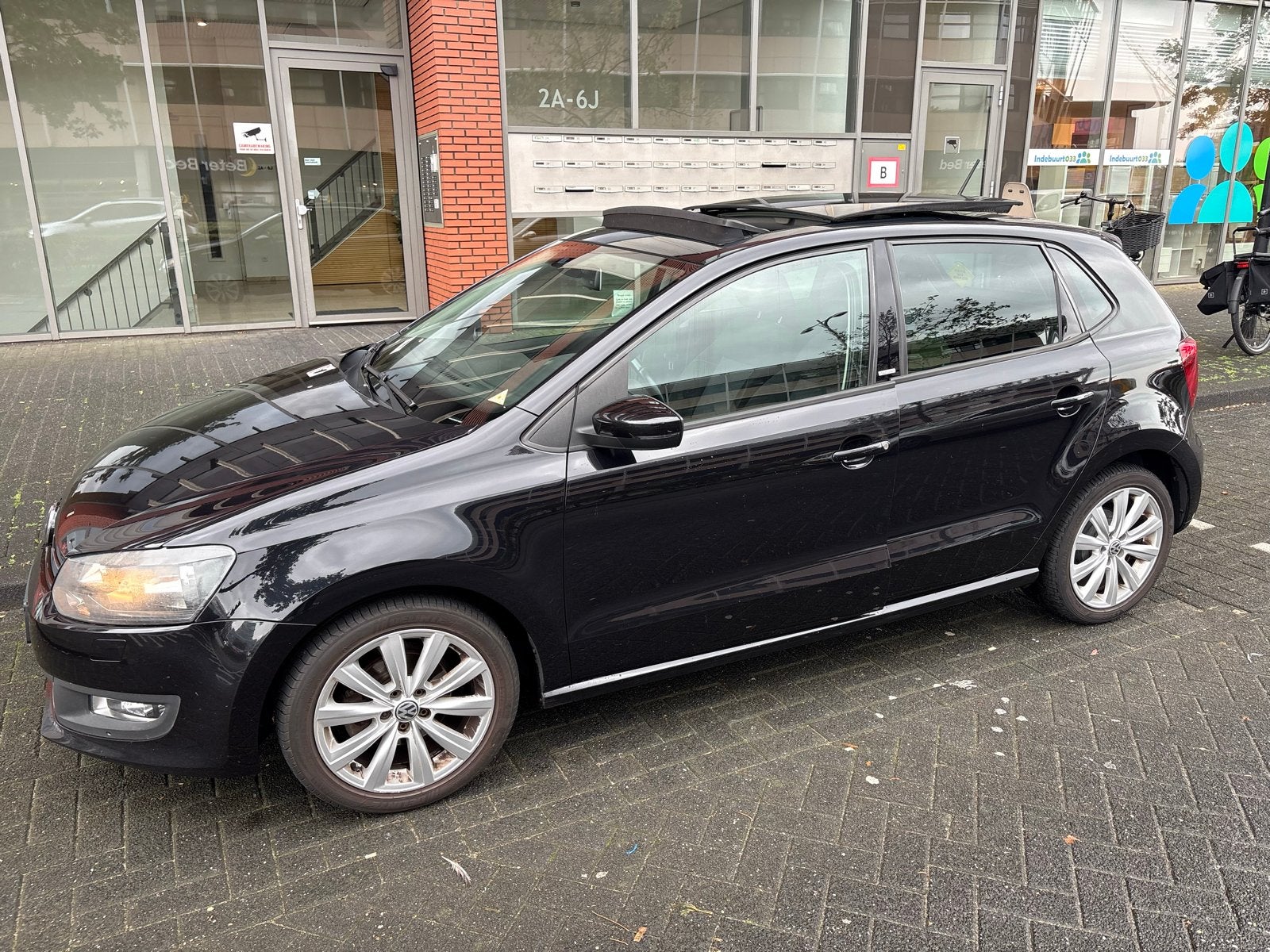 Volkswagen Polo 1.2 51KW- 2011 - Zwart, Auto's, Voorwielaandrijving, 967 kg, 40 €/maand, 1198 cc