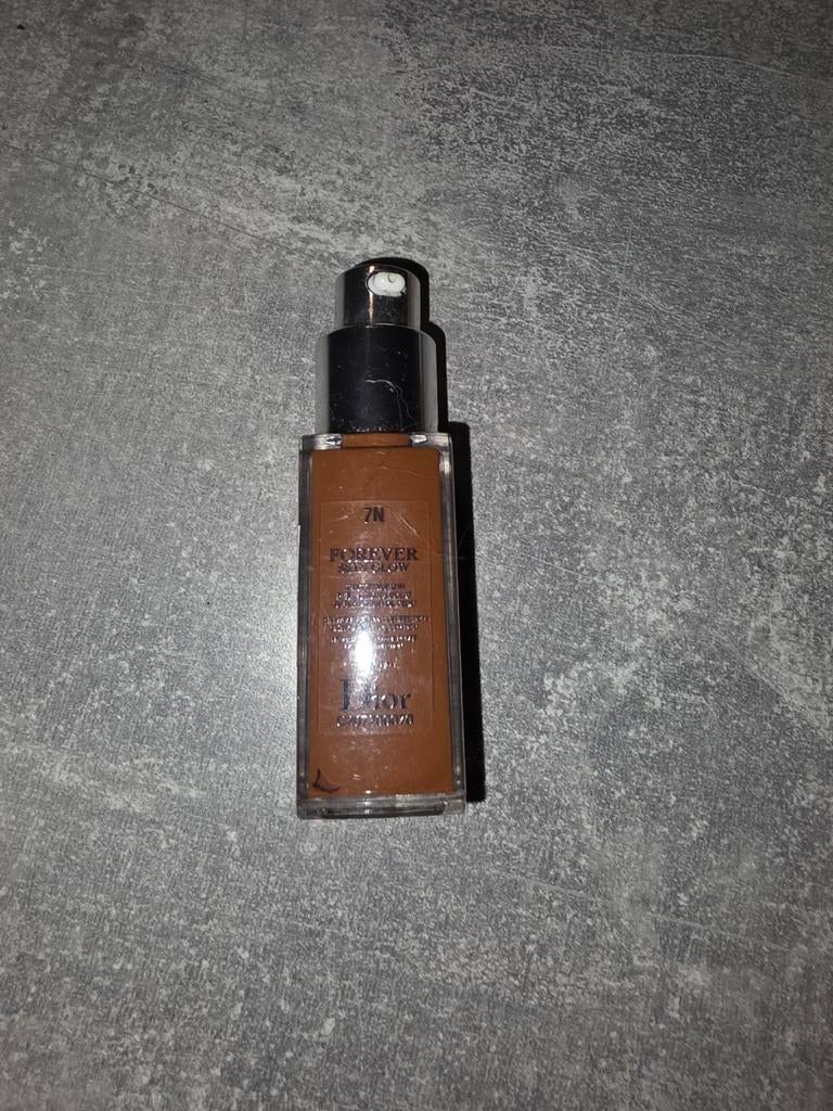 Dior Forever Skin Glow Foundation 7N - Zo goed als nieuw, Parfums Christian Dior, Bruin, Gehele gezicht, Ophalen of Verzenden